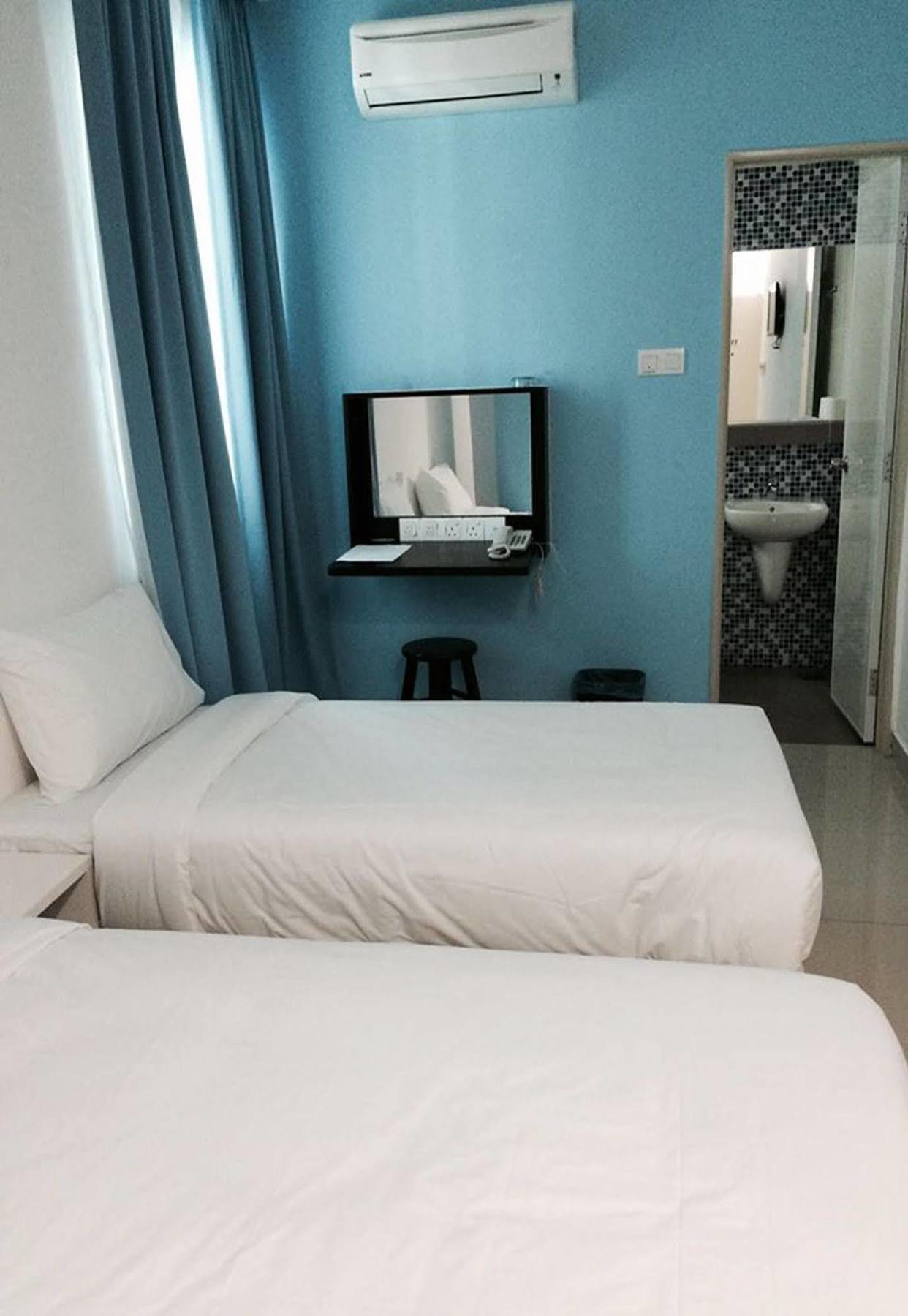 Yy48 Hotel 2 Mins Walk From Masjid Jamek Lrt Station Kuala Lumpur Exterior photo