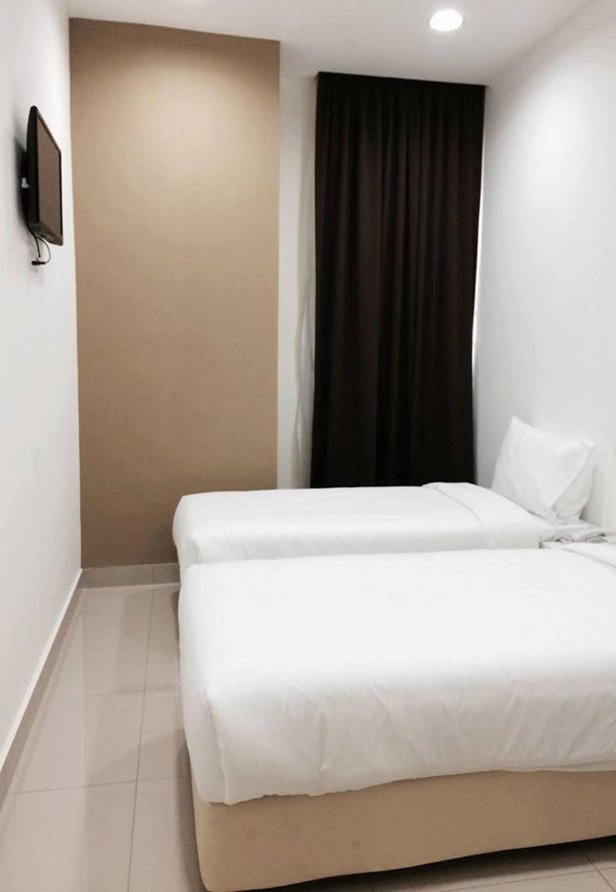 Yy48 Hotel 2 Mins Walk From Masjid Jamek Lrt Station Kuala Lumpur Exterior photo